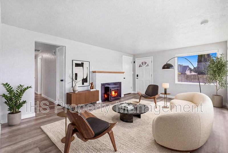 722 S Union St - Photo 3 of 19