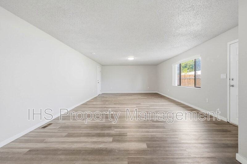 722 S Union St - Photo 7 of 19