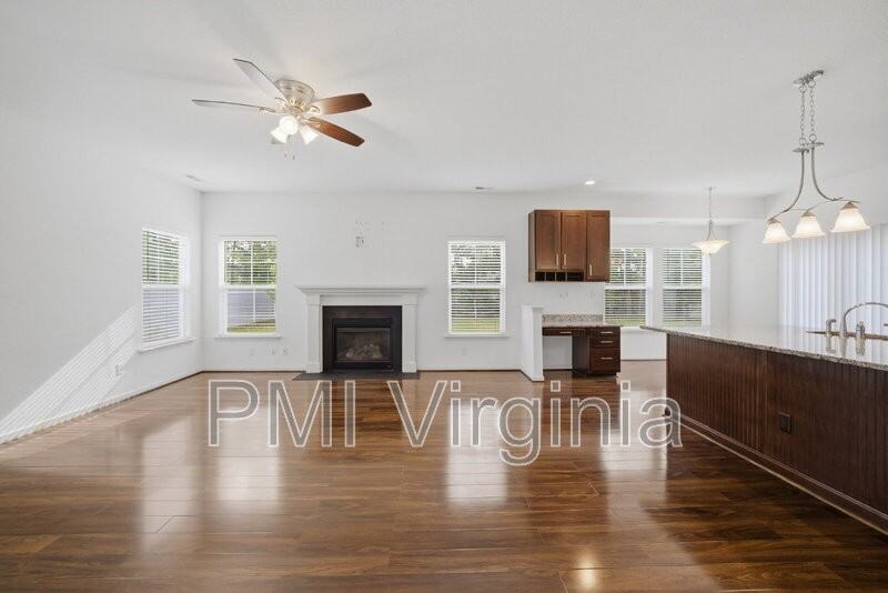 1133 Madison Lynn Way - Photo 5 of 41