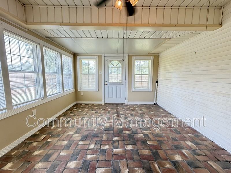 1314 N Range Ave - Photo 2 of 15