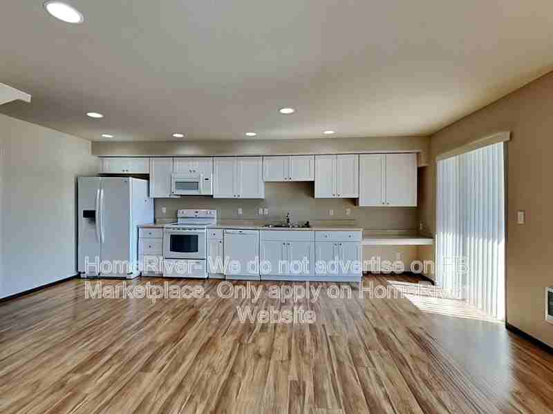 831 S Avalon St - Photo 5 of 24