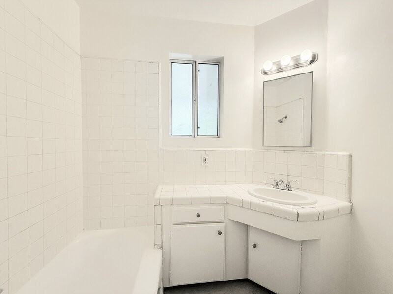10565 Camarillo St - Photo 5 of 11