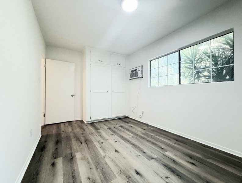 10565 Camarillo St - Photo 7 of 11