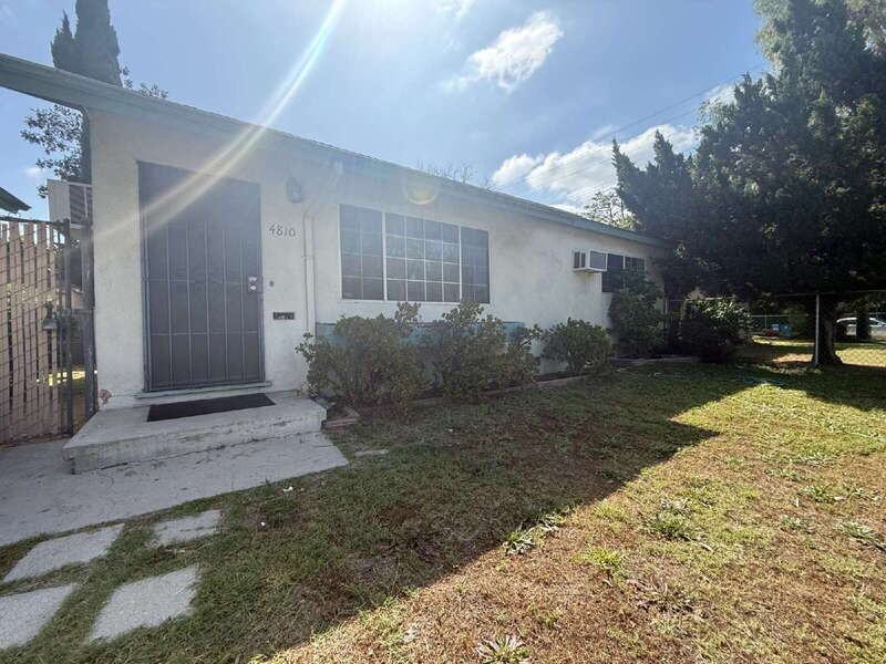 4810 Cahuenga Blvd - Photo 2 of 12