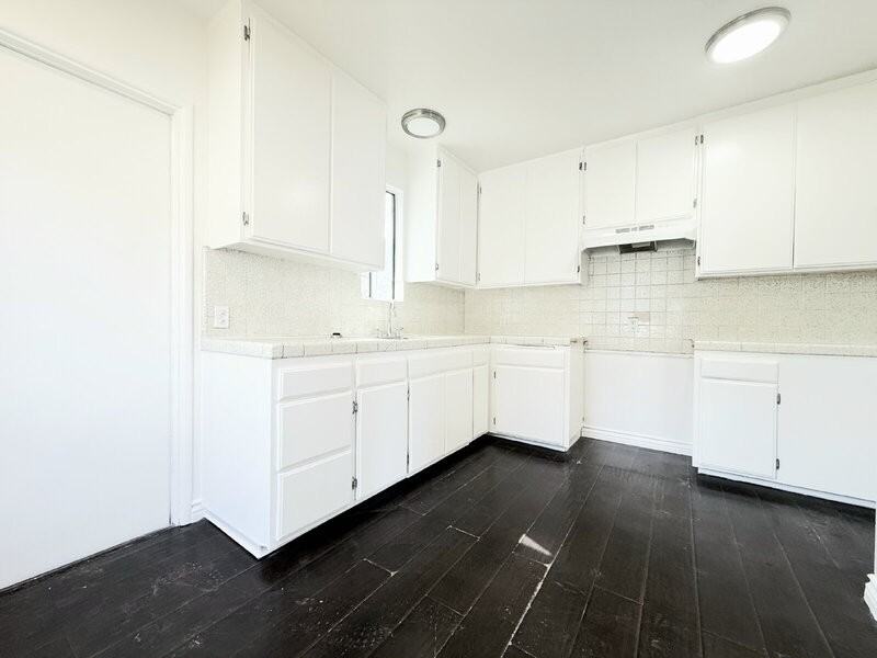 4810 Cahuenga Blvd - Photo 6 of 12