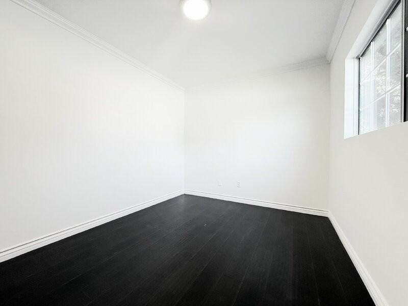 4810 Cahuenga Blvd - Photo 7 of 12