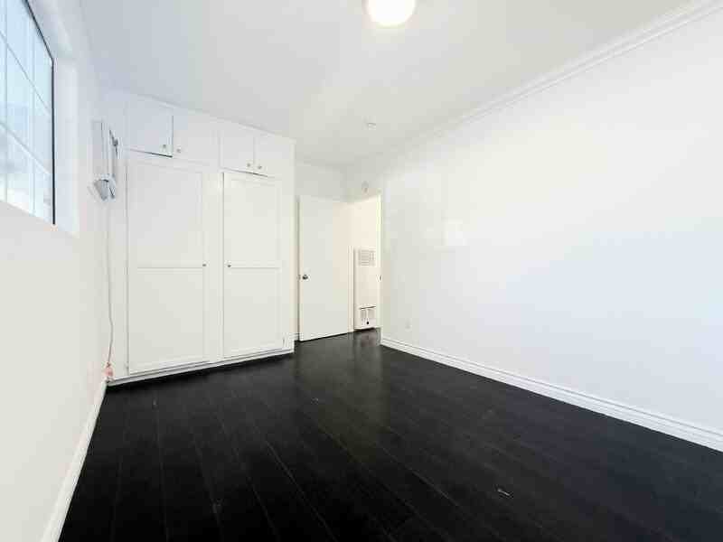 4810 Cahuenga Blvd - Photo 7 of 12