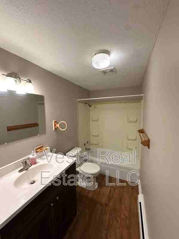 1007 Sheryl Ln - Photo 6 of 8