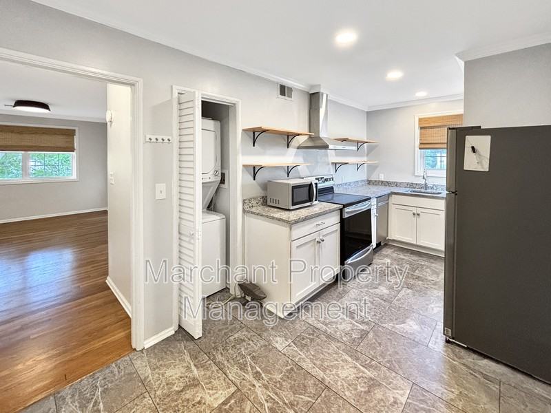 100 Lewis Dr #22E - Photo 4 of 10