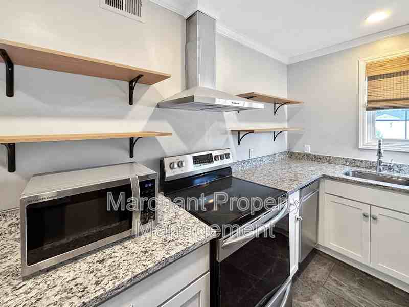 100 Lewis Dr #22E - Photo 6 of 10