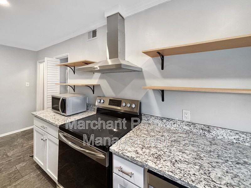100 Lewis Dr #22E - Photo 7 of 10