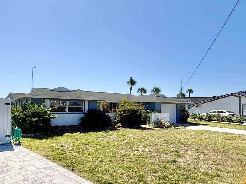 8026 Brighton Dr - Photo 7 of 50