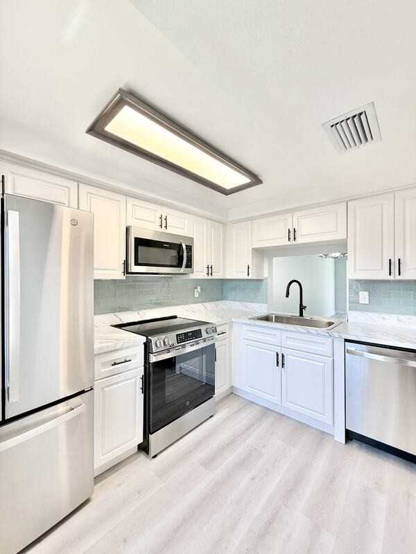 4411 Rustic Dr - Photo 5 of 50