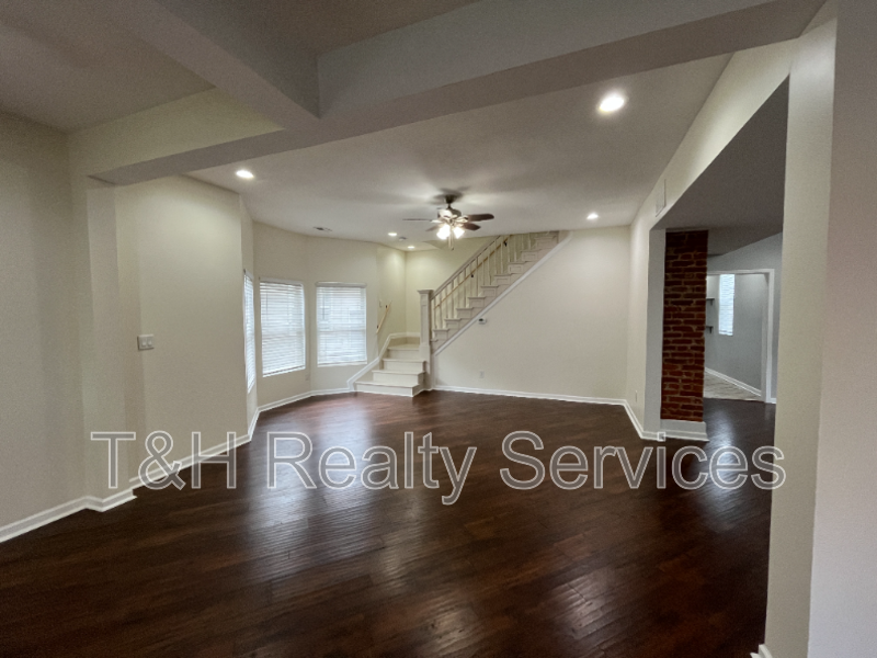 2246 Bellefontaine St - Photo 5 of 23