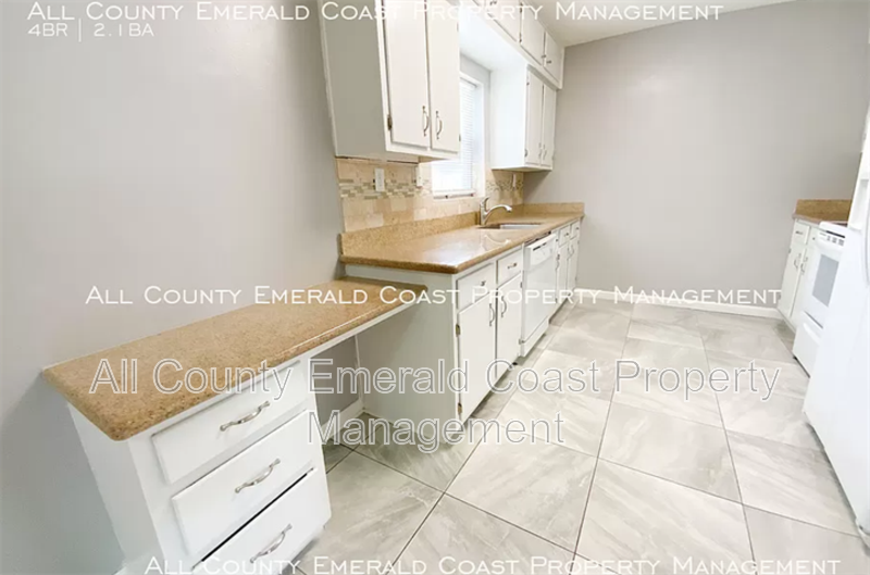 521 Marlowe Dr - Photo 5 of 23
