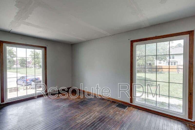 201 S Emerson Ave - Photo 5 of 27