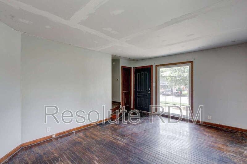 201 S Emerson Ave - Photo 6 of 27