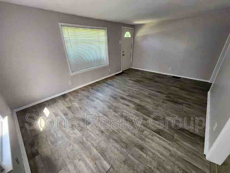 2440 S 11th St - Photo 2 of 8