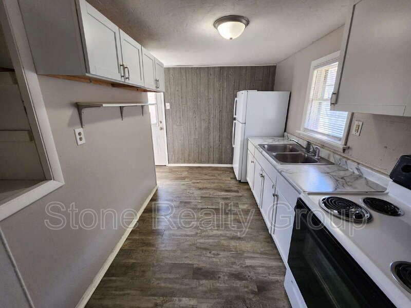 2440 S 11th St - Photo 3 of 8