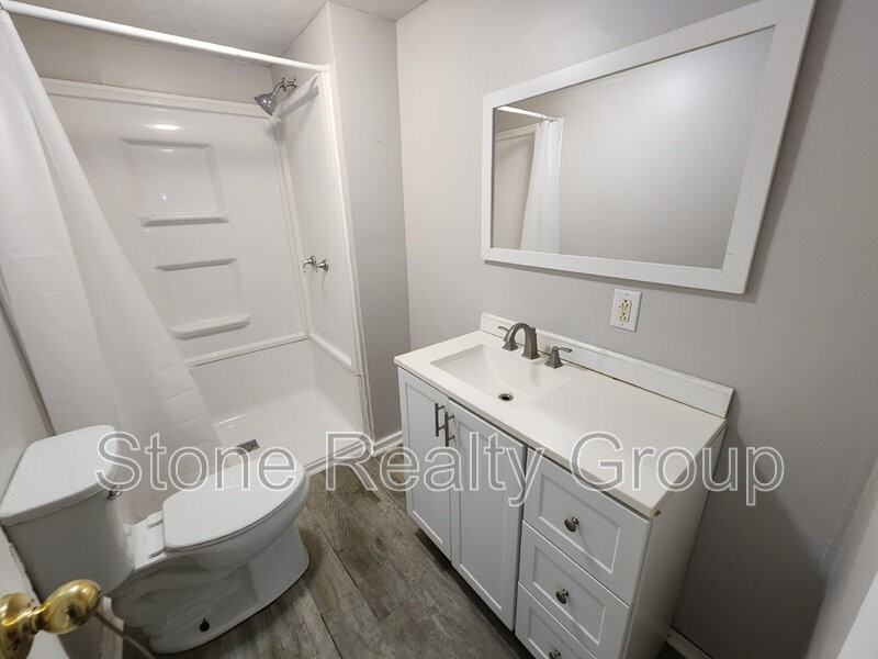 2440 S 11th St - Photo 6 of 8