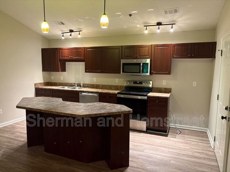 3400 London Ct #3400-203 - Photo 2 of 14