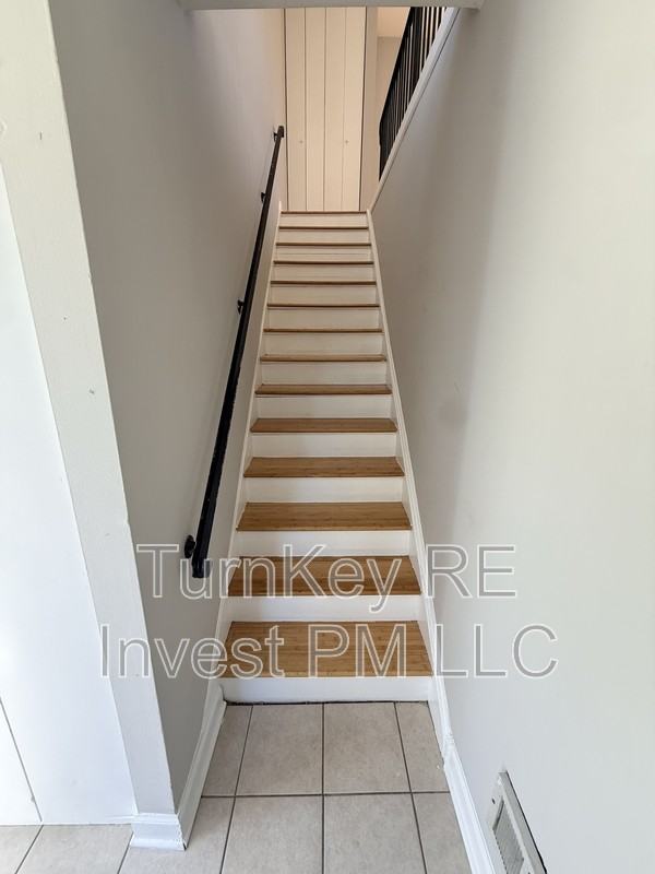 722 Whitesail Dr - Photo 2 of 9