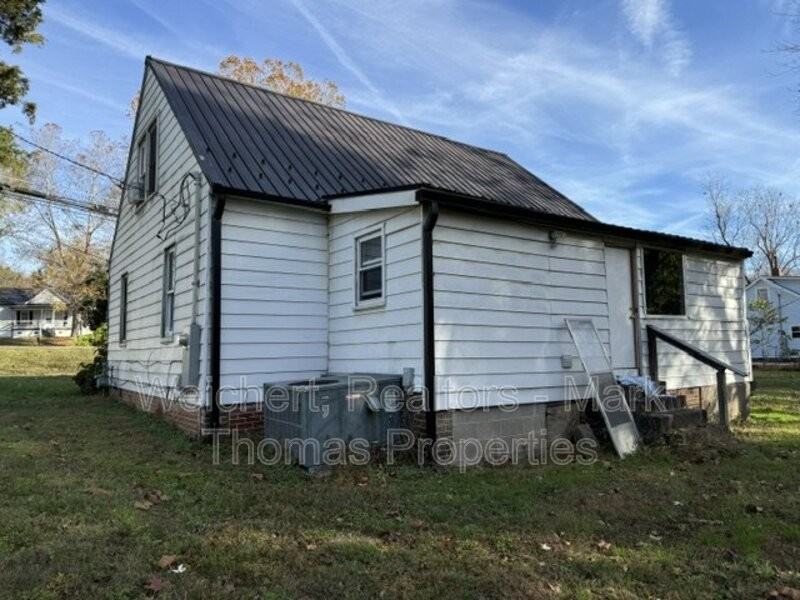 325 Depot St - Photo 3 of 4