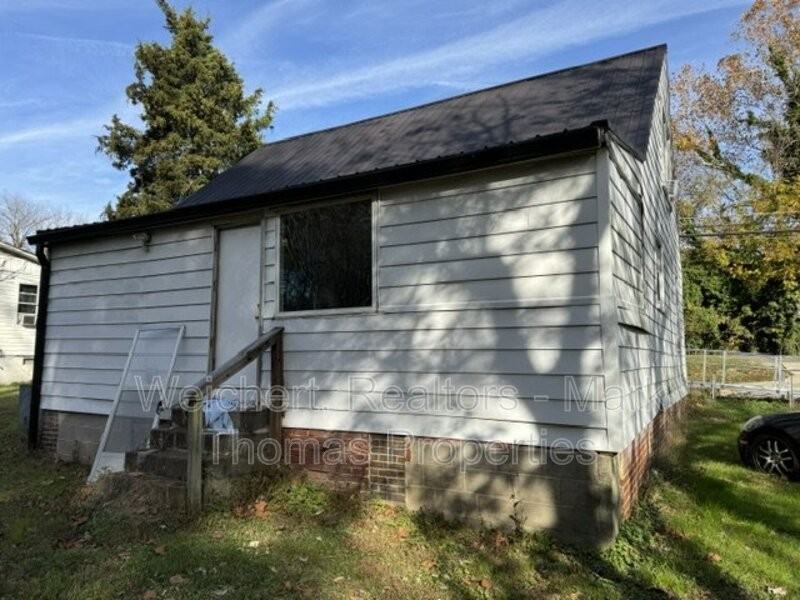 325 Depot St - Photo 4 of 4