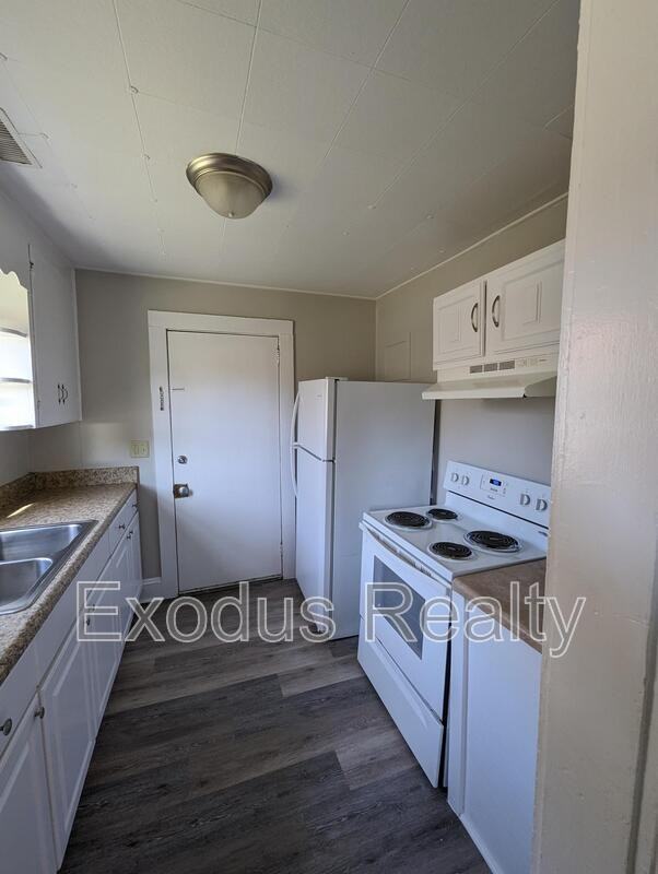 507 Midland Ave - Photo 3 of 17