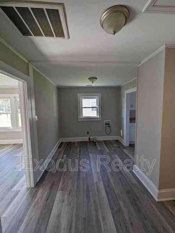 507 Midland Ave - Photo 5 of 17