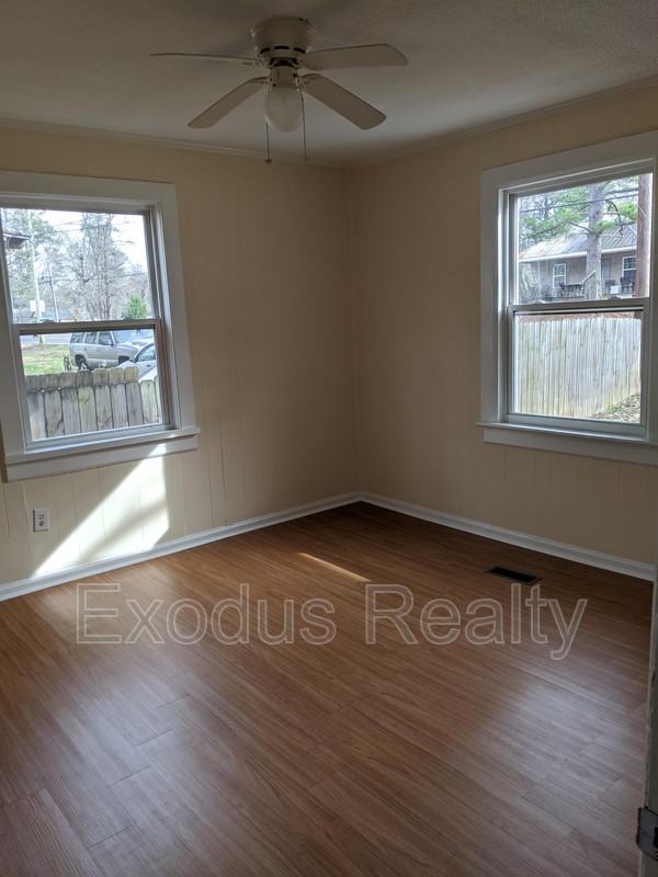 501 Charlotte Ave - Photo 2 of 17