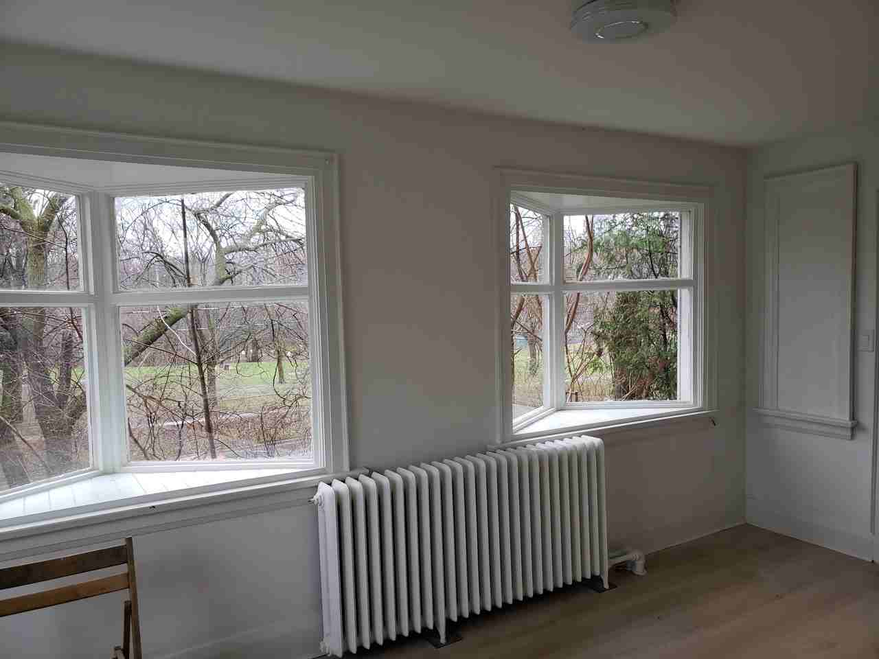 435 Parkside Drive - Photo 3 of 11