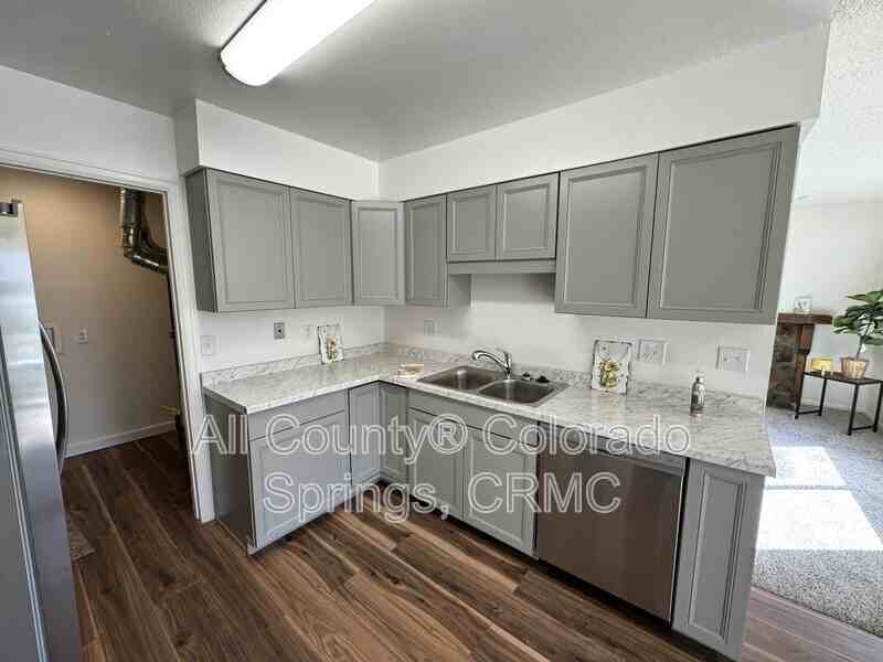 2713 Hearthwood Ln - Photo 6 of 20