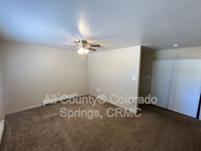 214 W Alabama Ave - Photo 3 of 15