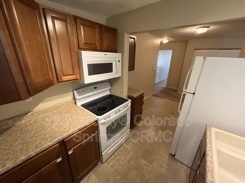 214 W Alabama Ave - Photo 7 of 15