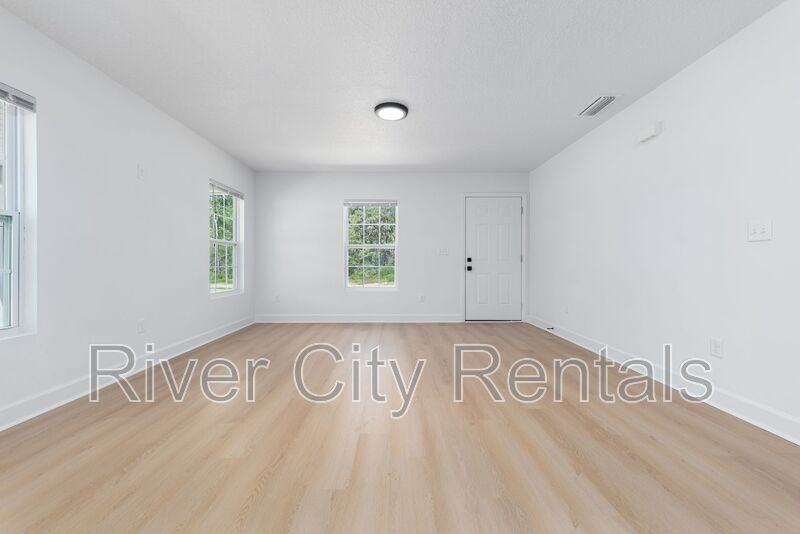6287 Hutchinson Ave - Photo 2 of 21