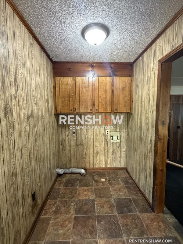 584 Lark St - Photo 5 of 34