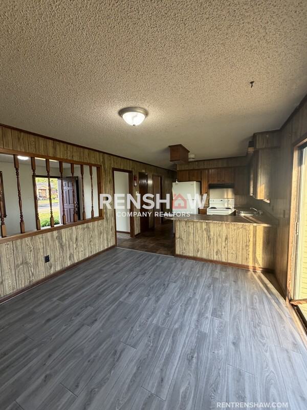 584 Lark St - Photo 7 of 34
