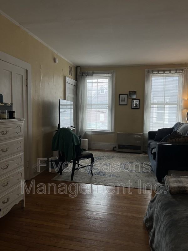 19 Grant St - Photo 7 of 17