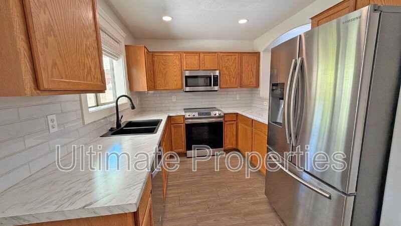 8811 W Hammond Ln - Photo 4 of 11