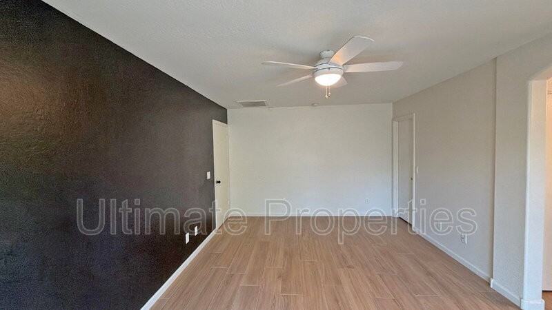 8811 W Hammond Ln - Photo 5 of 11