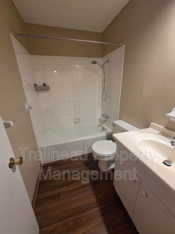 5801 Woodson St #100 - Photo 4 of 5