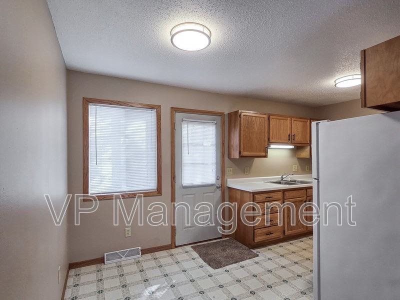 7 Park Crest Ct - Photo 2 of 10