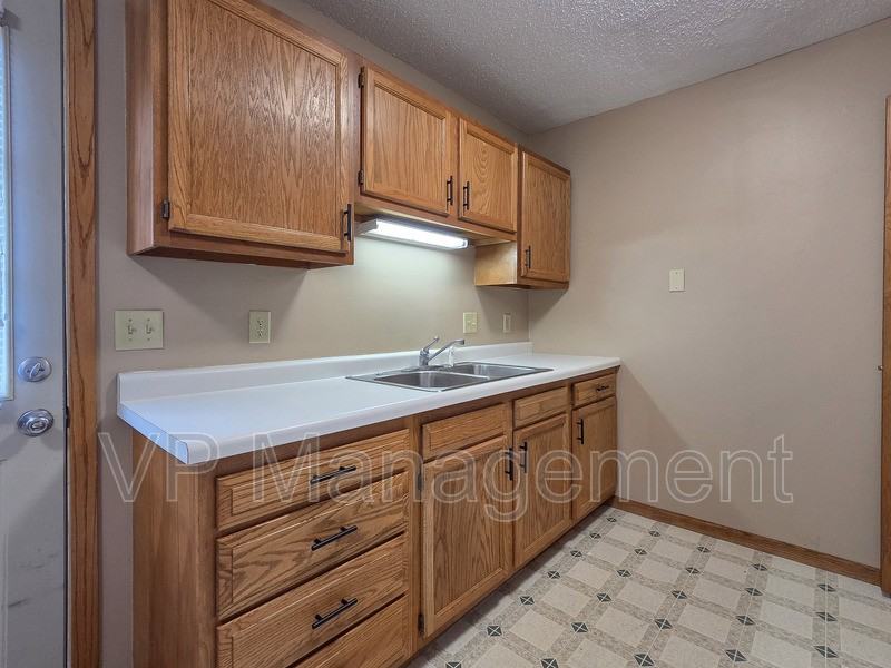 7 Park Crest Ct - Photo 5 of 10