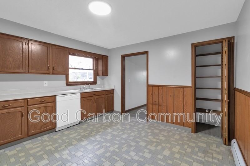 248 Oliver St #2 - Photo 4 of 15