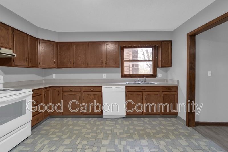 248 Oliver St #2 - Photo 5 of 15
