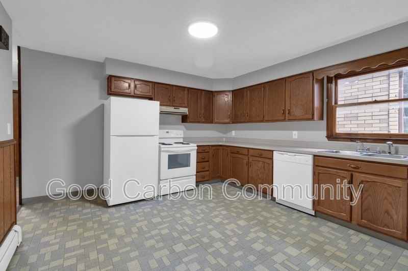 248 Oliver St #2 - Photo 6 of 15