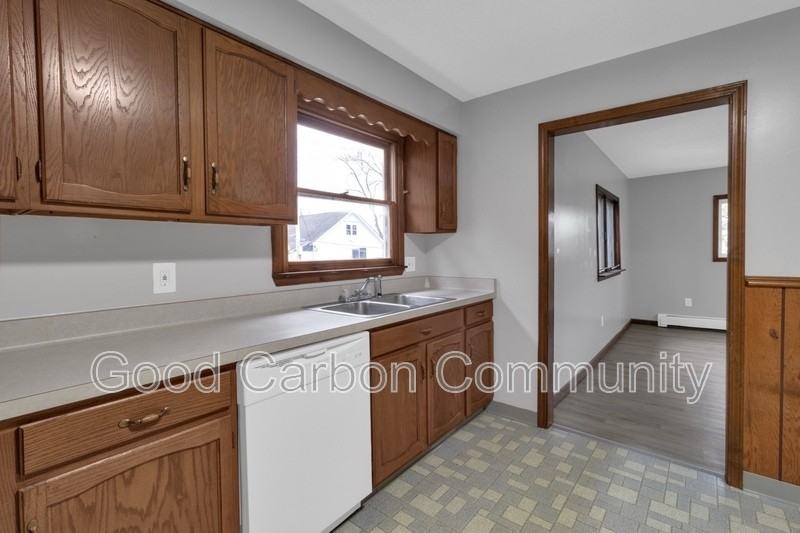 248 Oliver St #2 - Photo 5 of 15