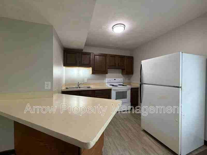 2400 R St #3 - Photo 2 of 7