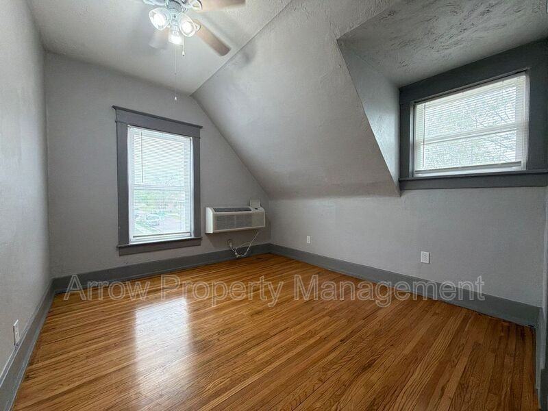 738 N 25th St #1 - Photo 6 of 11